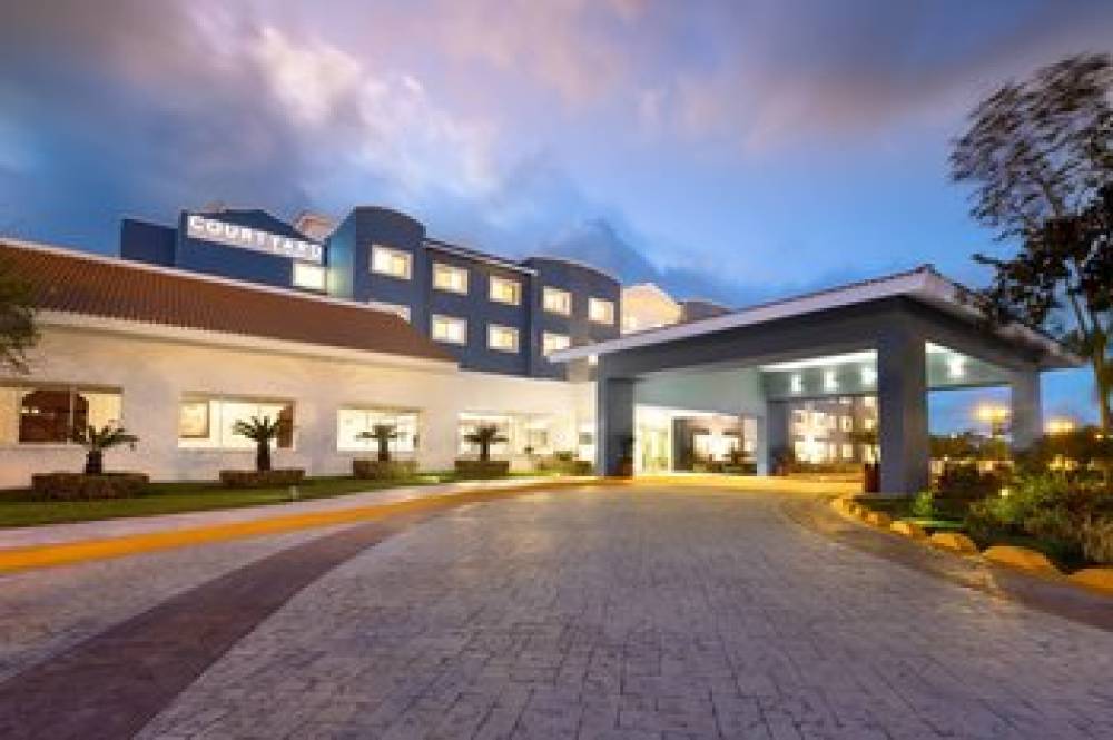 Courtyard By Marriott Cancun Airport