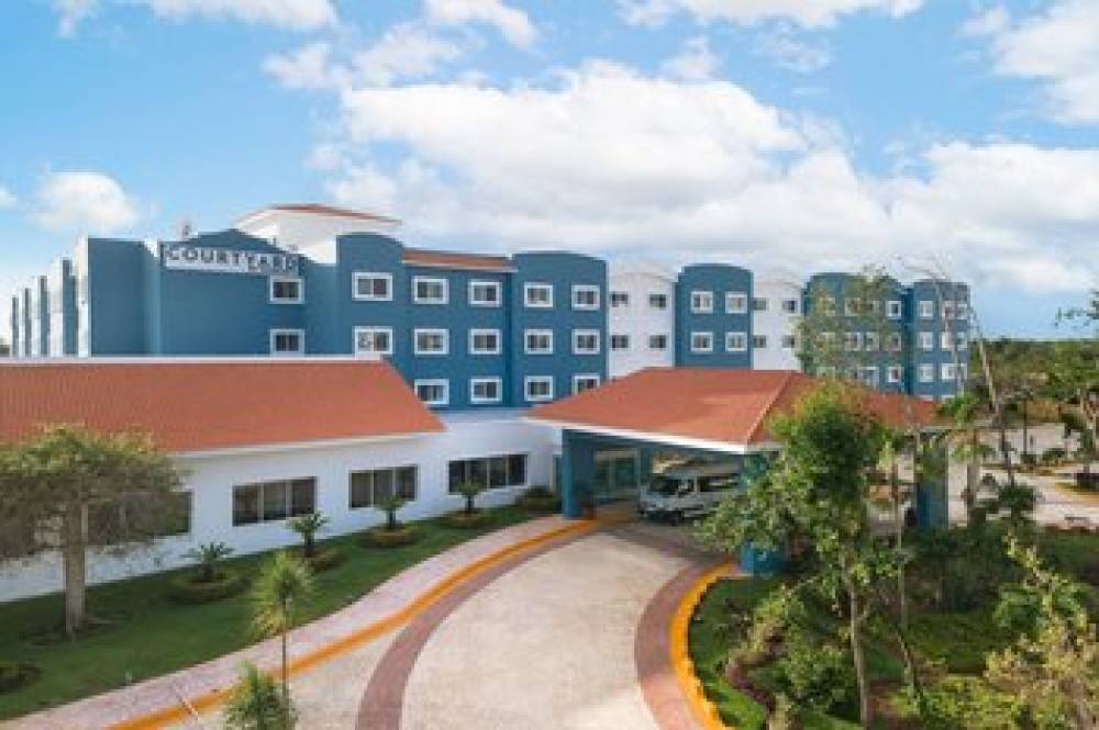 Courtyard By Marriott Cancun Airport 2