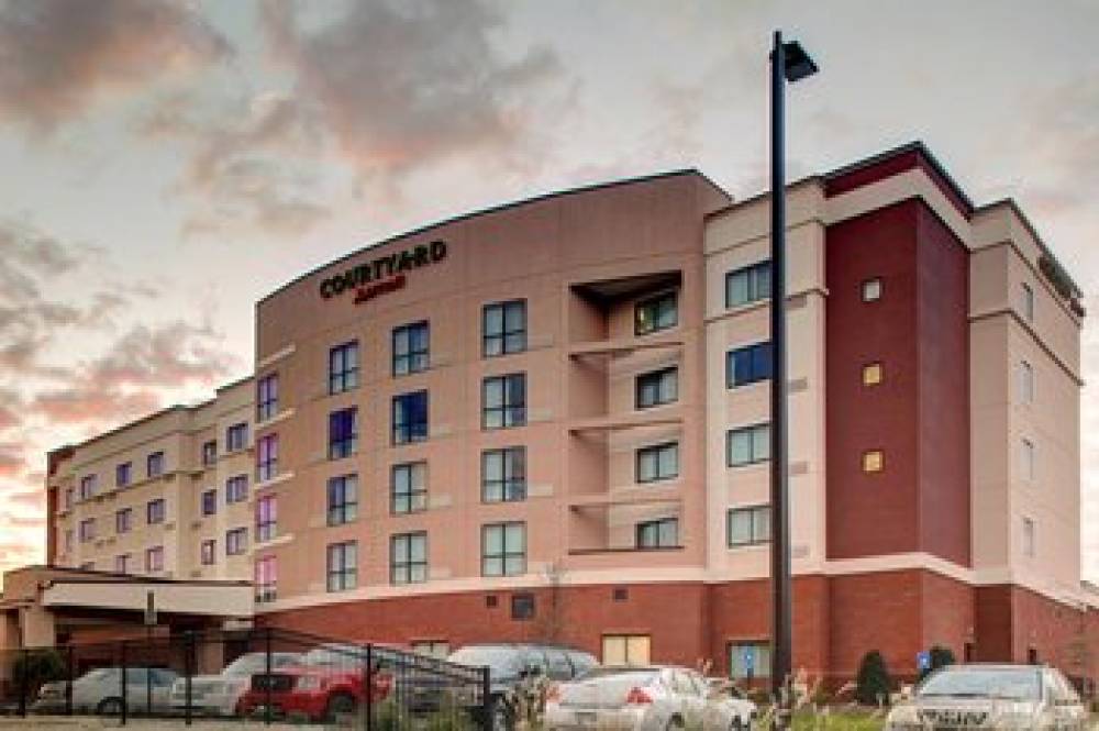 Courtyard By Marriott Carrollton 2