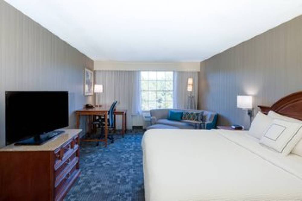 Courtyard By Marriott Chapel Hill 8