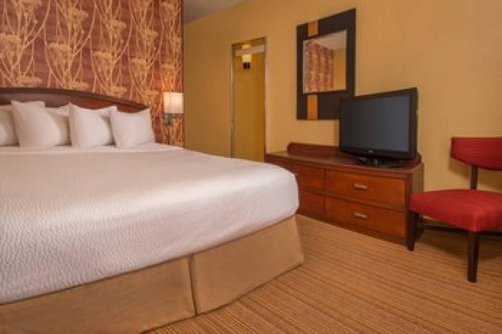 Courtyard By Marriott Charleston North Airport-Coliseum 7