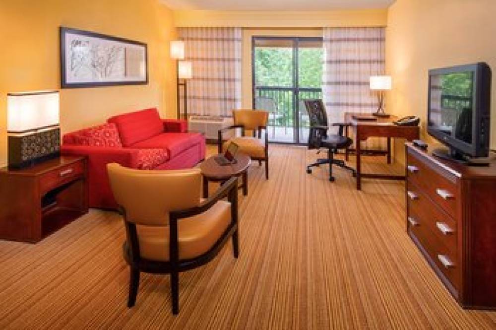 Courtyard By Marriott Charleston North Airport-Coliseum 8