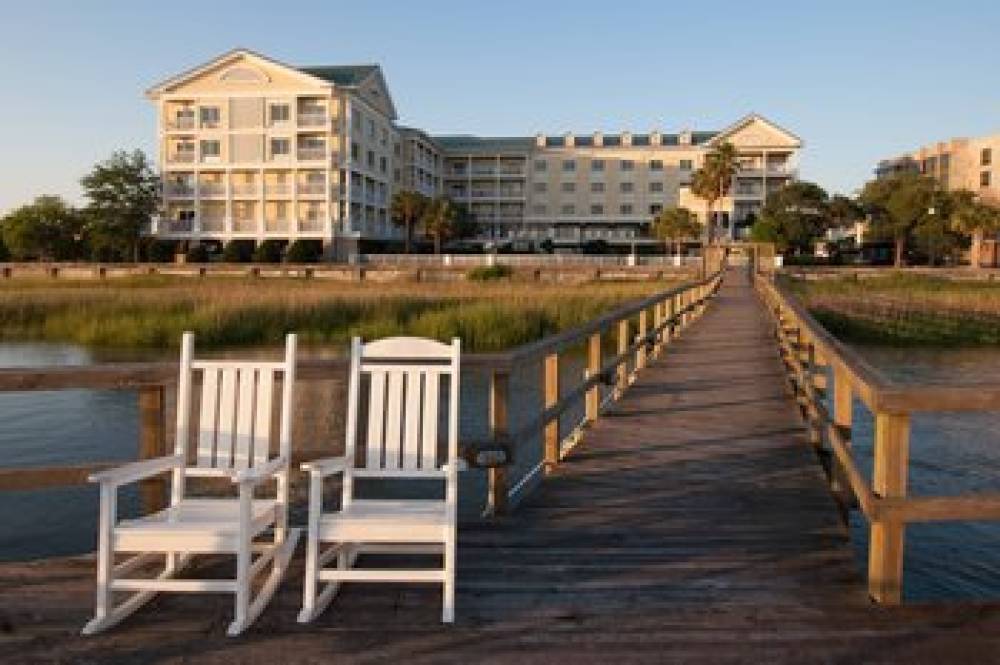 Courtyard By Marriott Charleston Waterfront