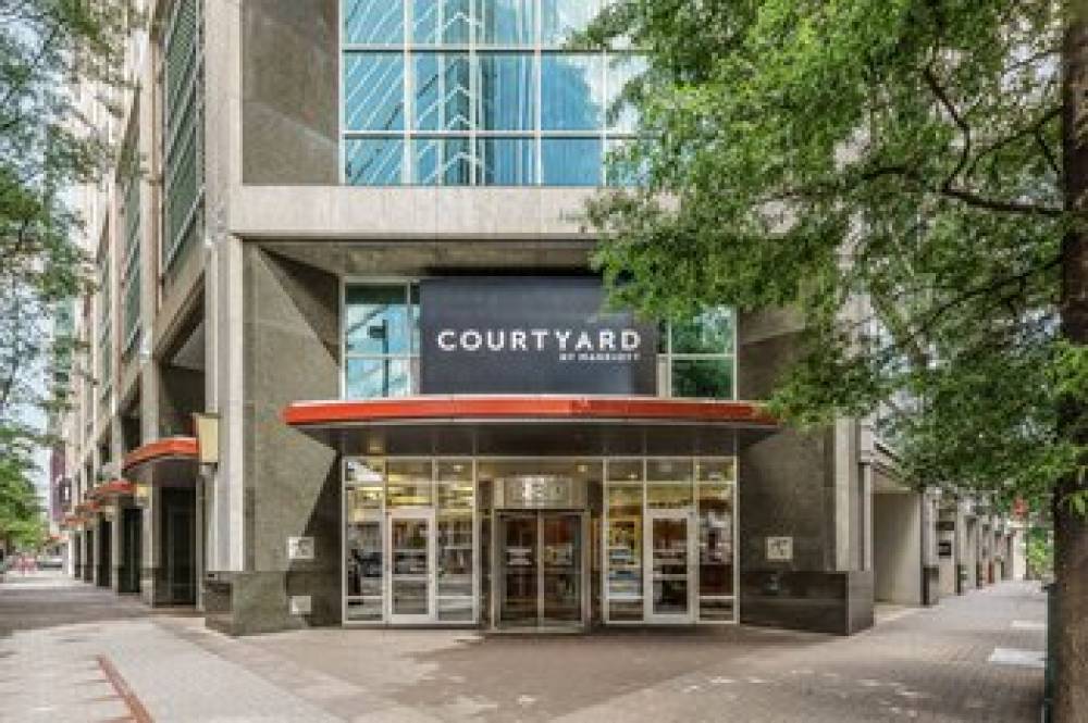 Courtyard By Marriott Charlotte City Center 2