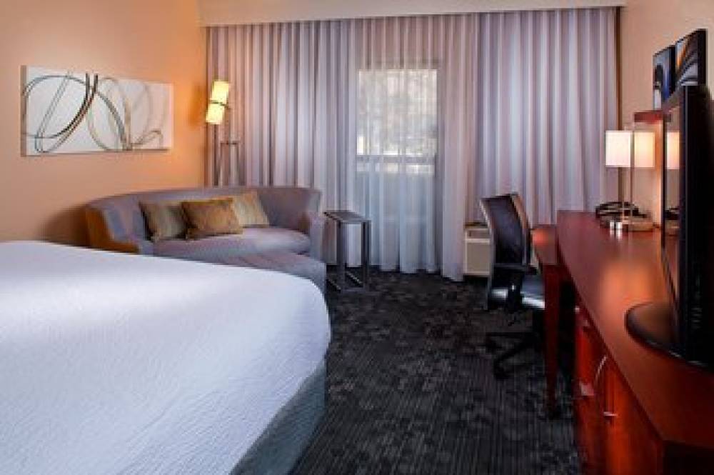 Courtyard By Marriott Charlottesville North 5