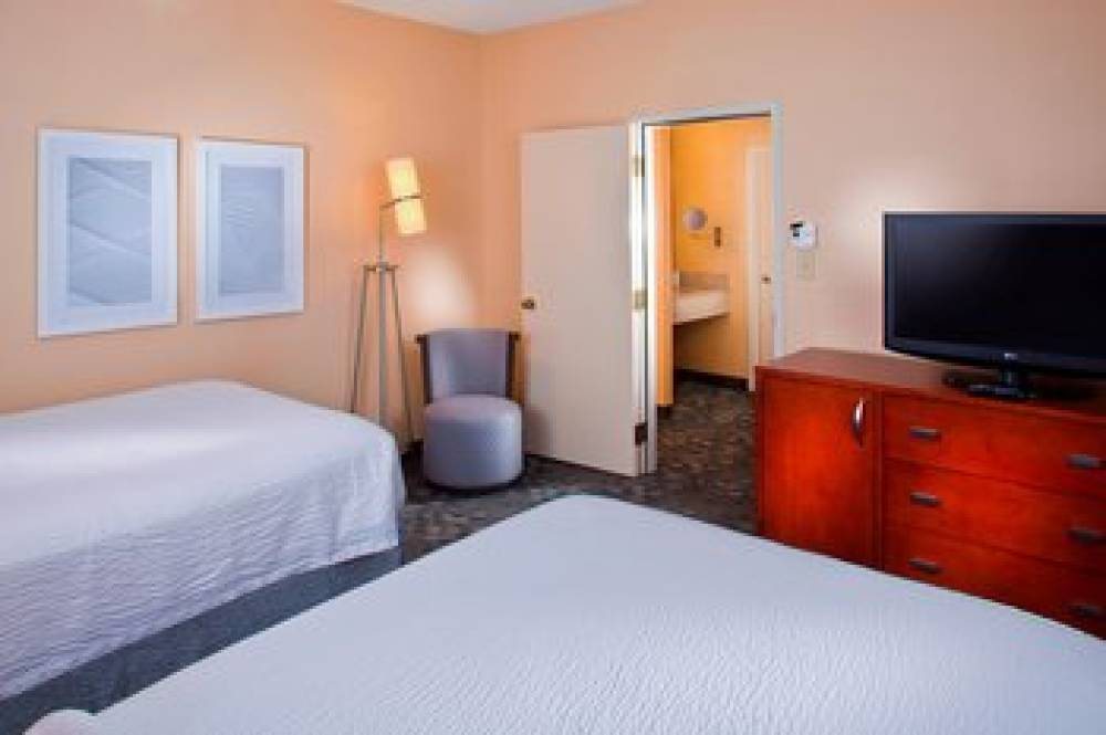 Courtyard By Marriott Charlottesville North 9