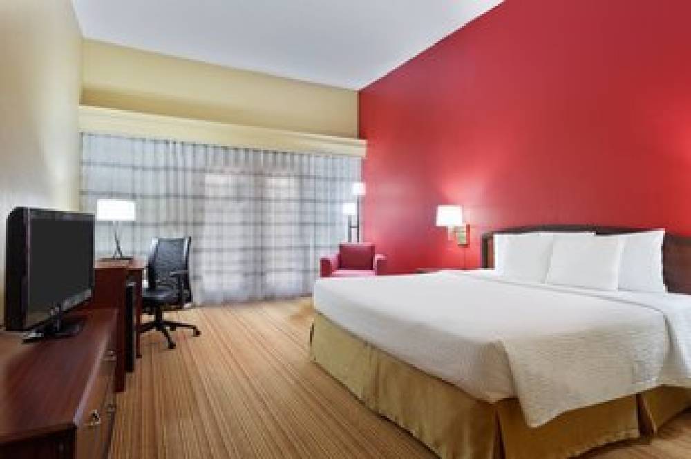 Courtyard By Marriott Chesapeake Greenbrier 8