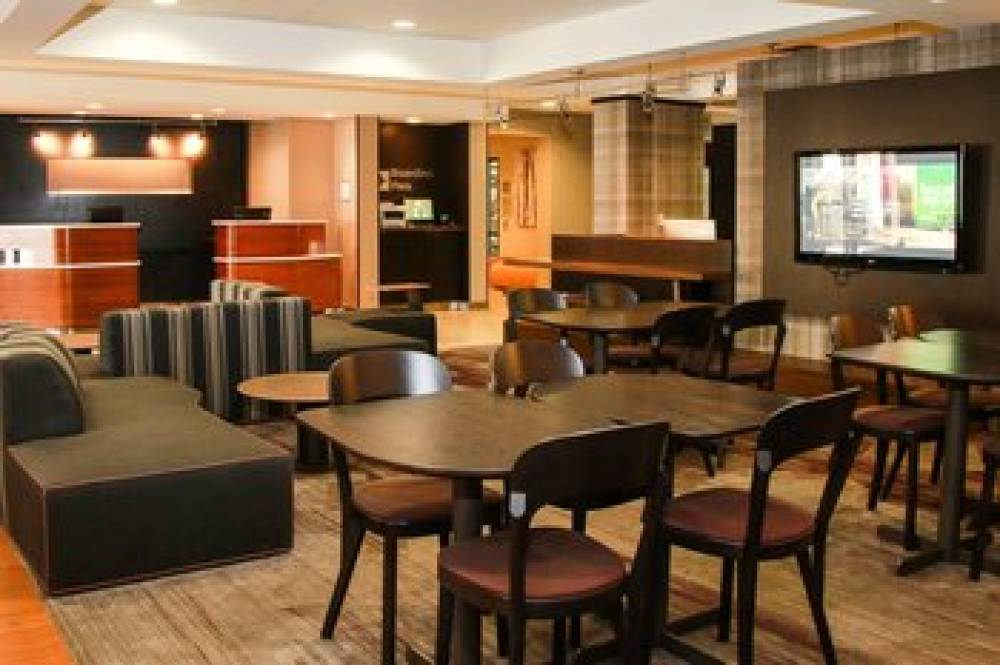 Courtyard By Marriott Chesapeake Greenbrier 3