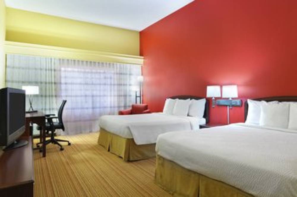 Courtyard By Marriott Chesapeake Greenbrier 6