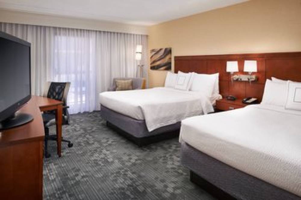 Courtyard By Marriott Chicago Deerfield 7