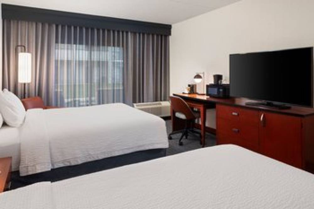 Courtyard By Marriott Chicago Waukegan Gurnee 8