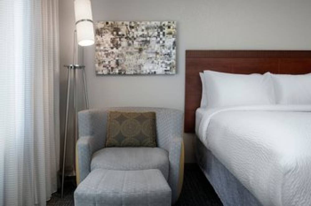 Courtyard By Marriott Chico 10