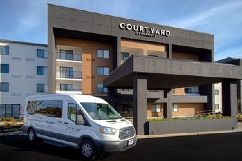 Courtyard By Marriott Cincinnati Airport 4