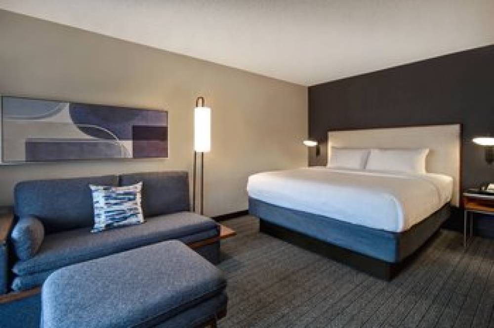 Courtyard By Marriott Cincinnati Airport 1