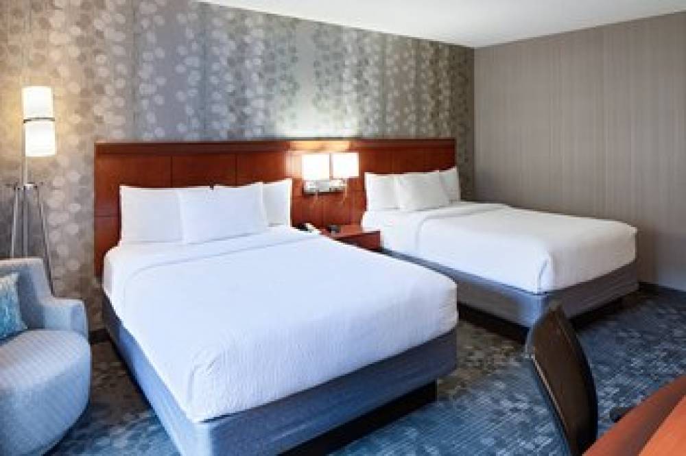 Courtyard By Marriott Cincinnati Blue Ash 5