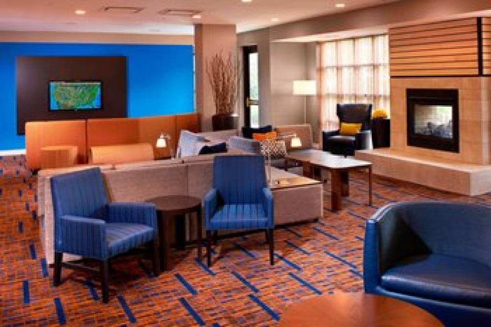 Courtyard By Marriott Cincinnati Covington 1