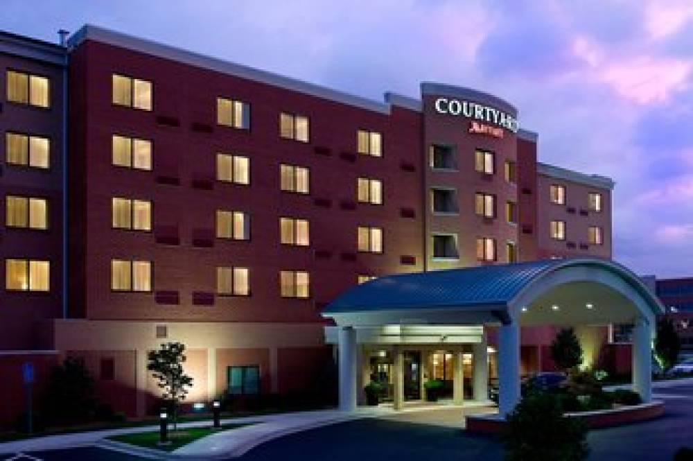 Courtyard By Marriott Cincinnati North At Union Centre 4