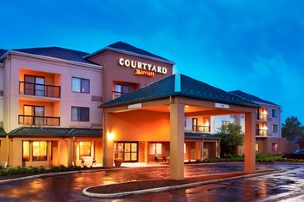 Courtyard By Marriott Cleveland Airport North 1