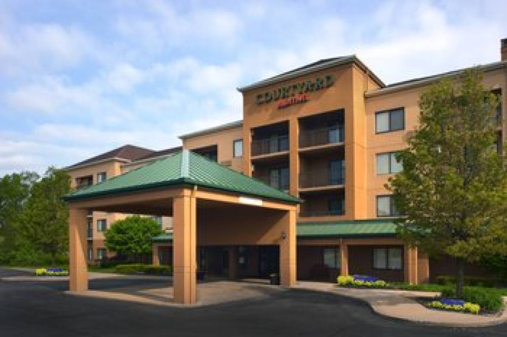 Courtyard By Marriott Cleveland Airport South 2