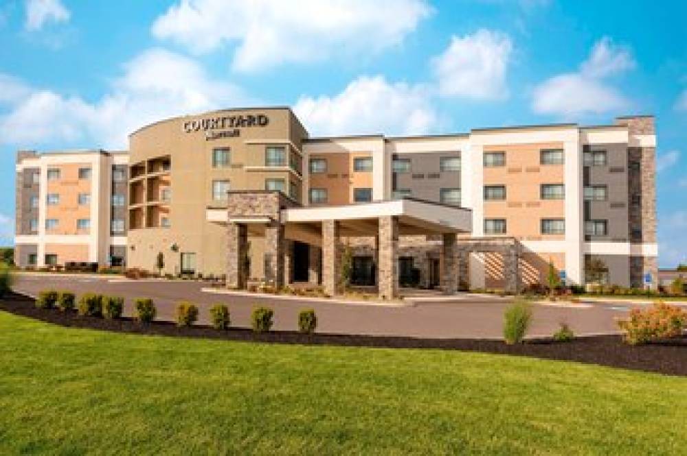 Courtyard By Marriott Cleveland Elyria 2