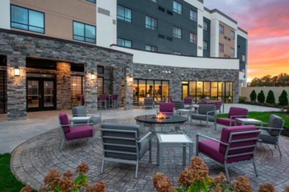 Courtyard By Marriott Cleveland Elyria 6