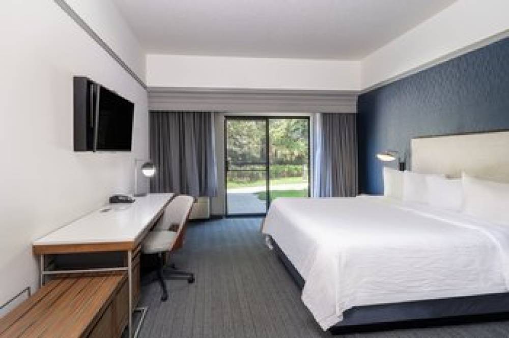 Courtyard By Marriott Colorado Springs South 8