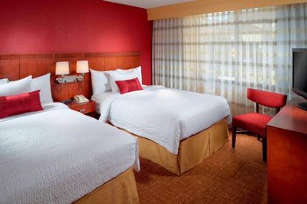 Courtyard By Marriott Columbus 1