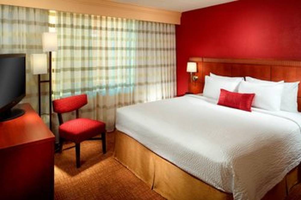 Courtyard By Marriott Columbus 9