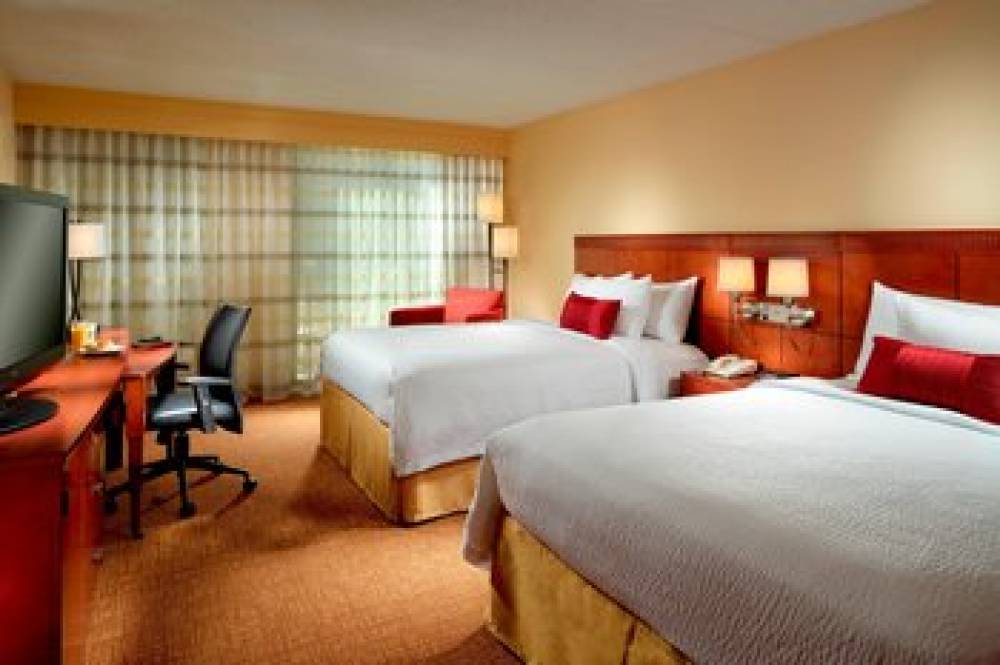 Courtyard By Marriott Columbus 6