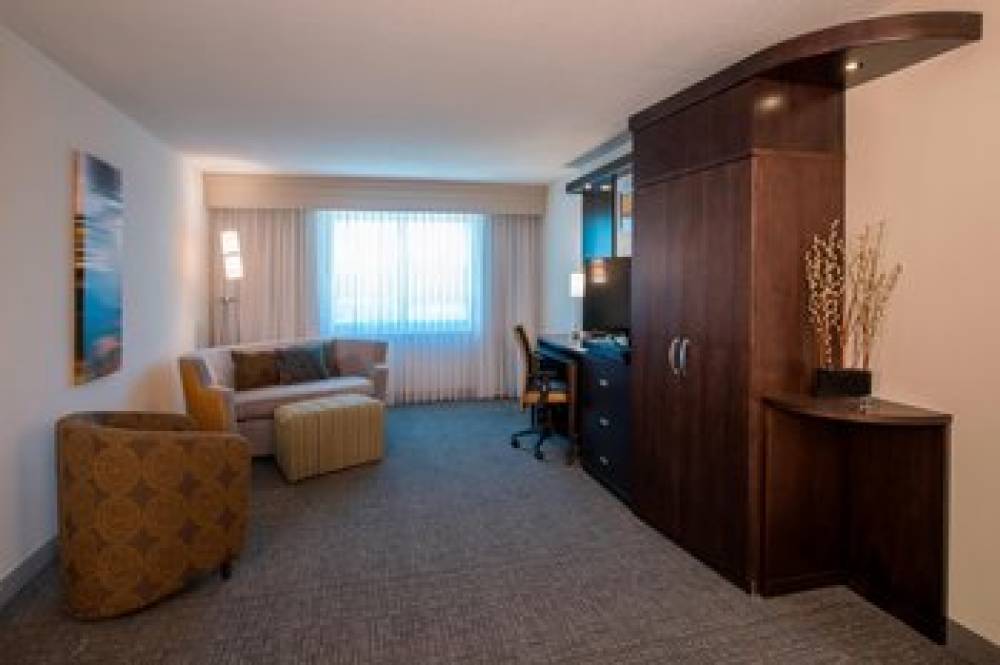 Courtyard By Marriott Columbus 10