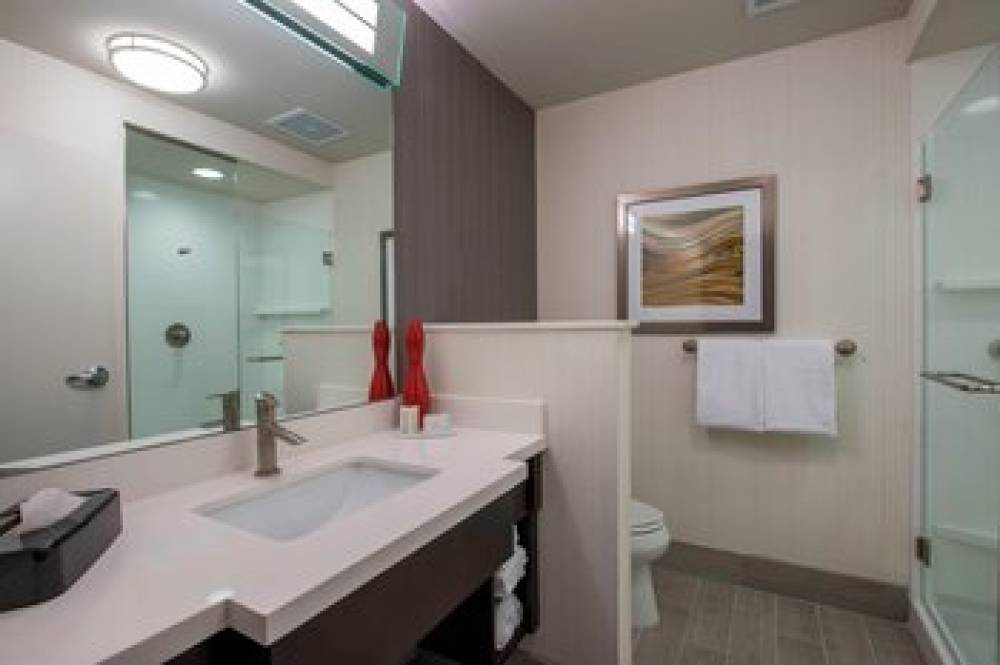 Courtyard By Marriott Columbus 6