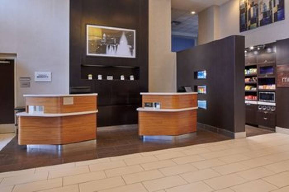 Courtyard By Marriott Columbus Downtown 4