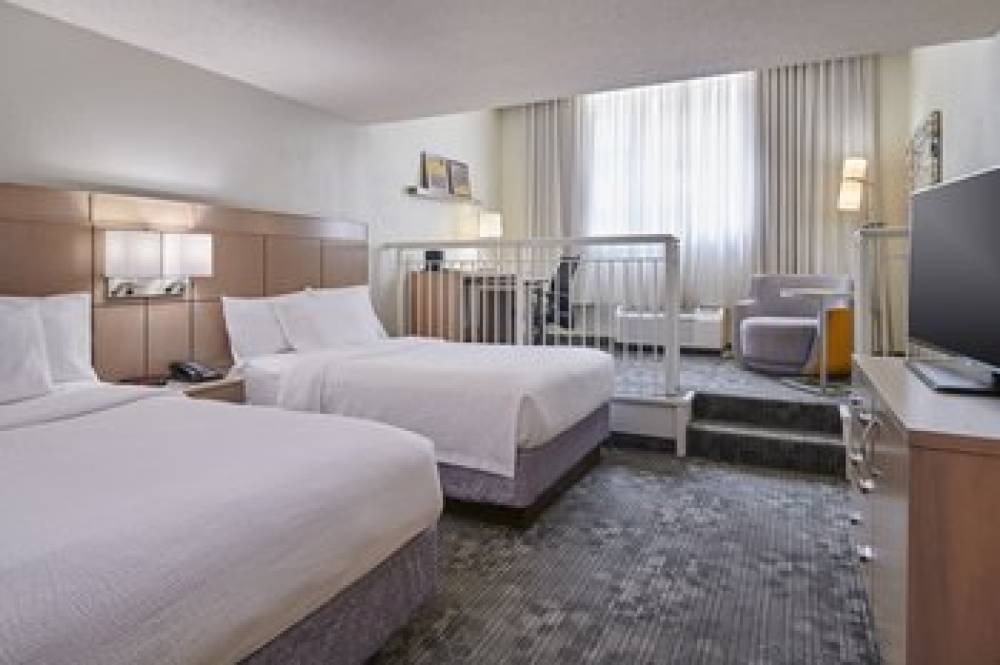 Courtyard By Marriott Columbus Downtown 8