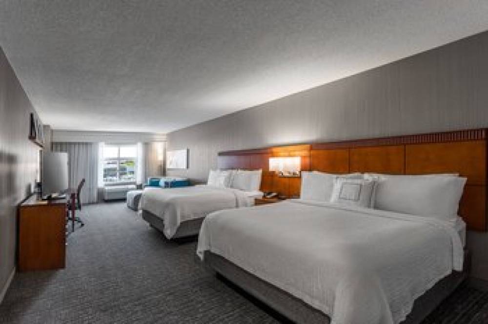 Courtyard By Marriott Columbus Easton 5