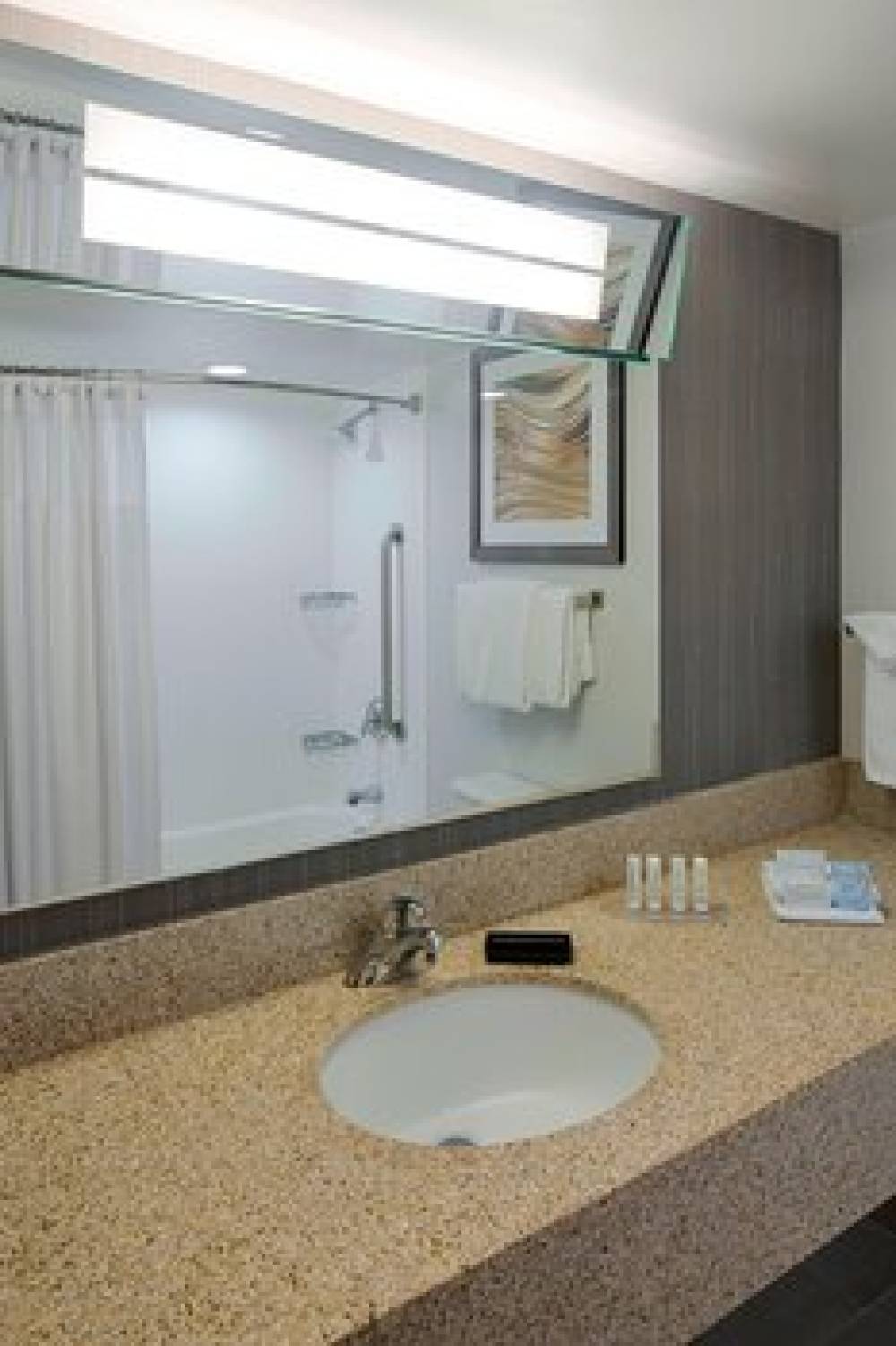 Courtyard By Marriott Columbus West-Hilliard 9