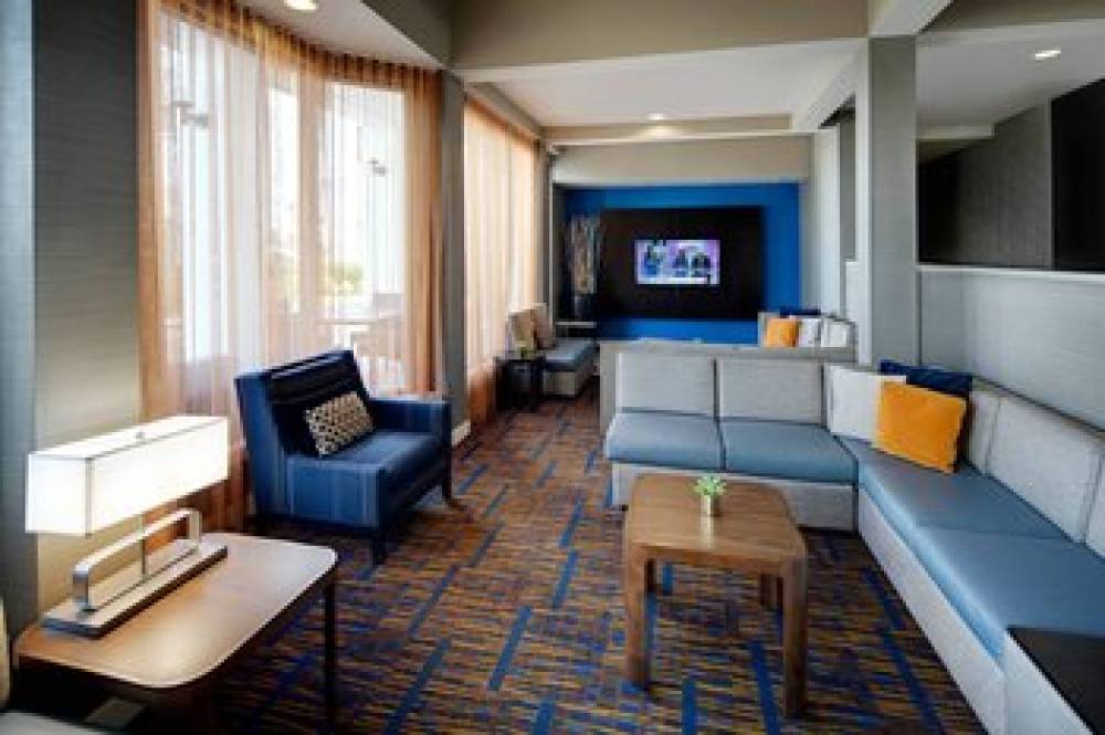 Courtyard By Marriott Dallas Addison Midway 5