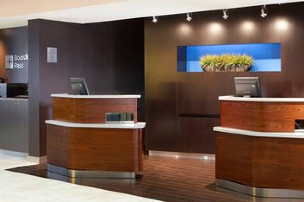 Courtyard By Marriott Dallas Addison Quorum Drive