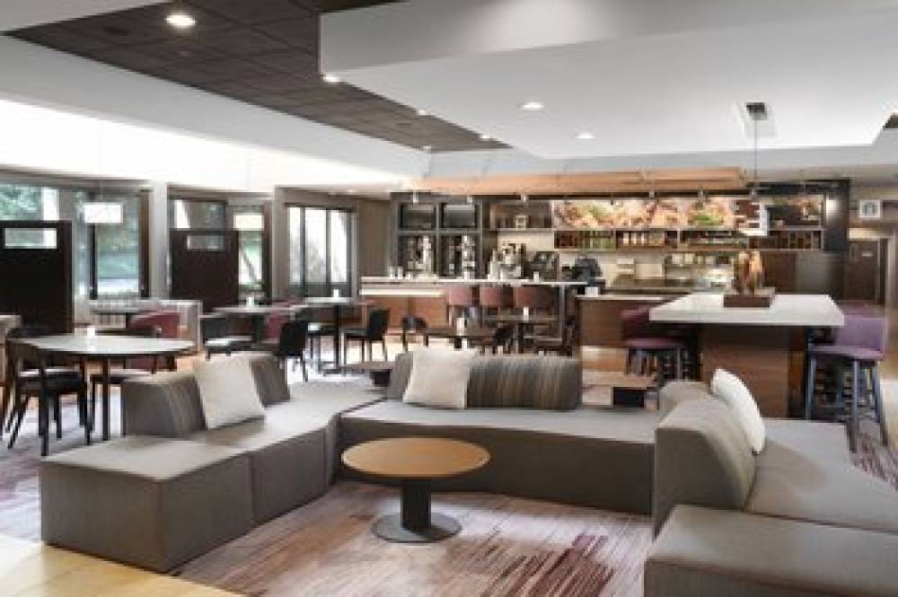 Courtyard By Marriott Dallas Las Colinas 4