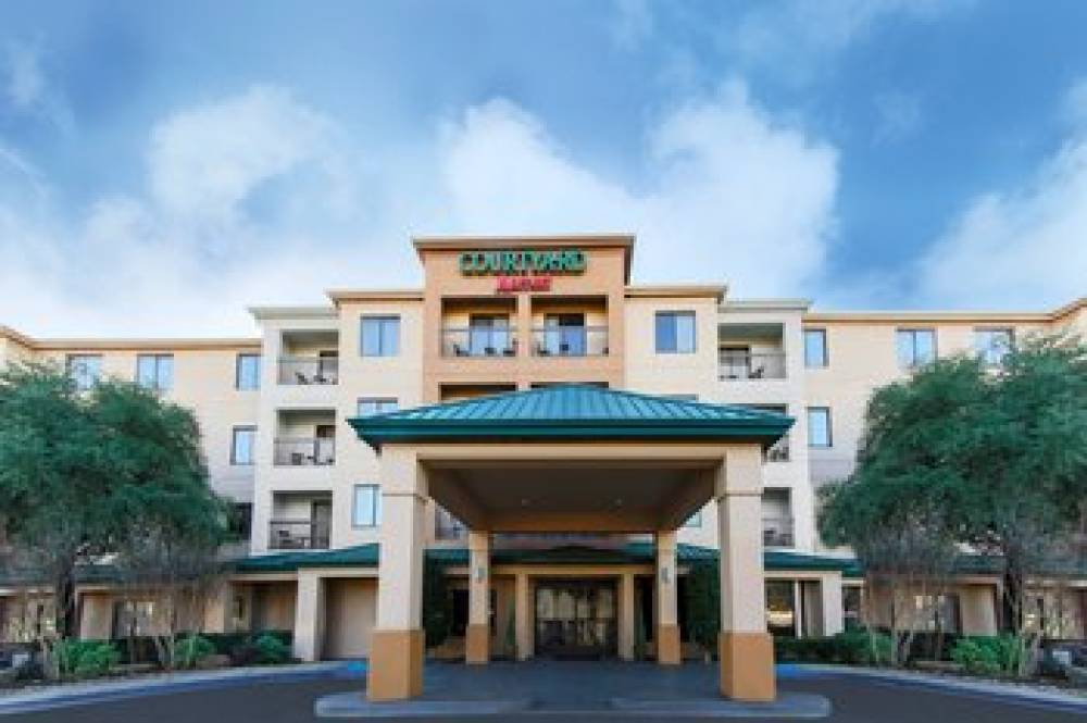 Courtyard By Marriott Dallas Mesquite 3