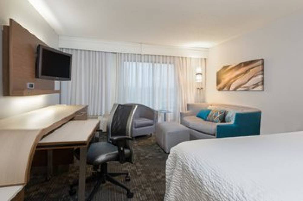 Courtyard By Marriott Dallas Mesquite 9