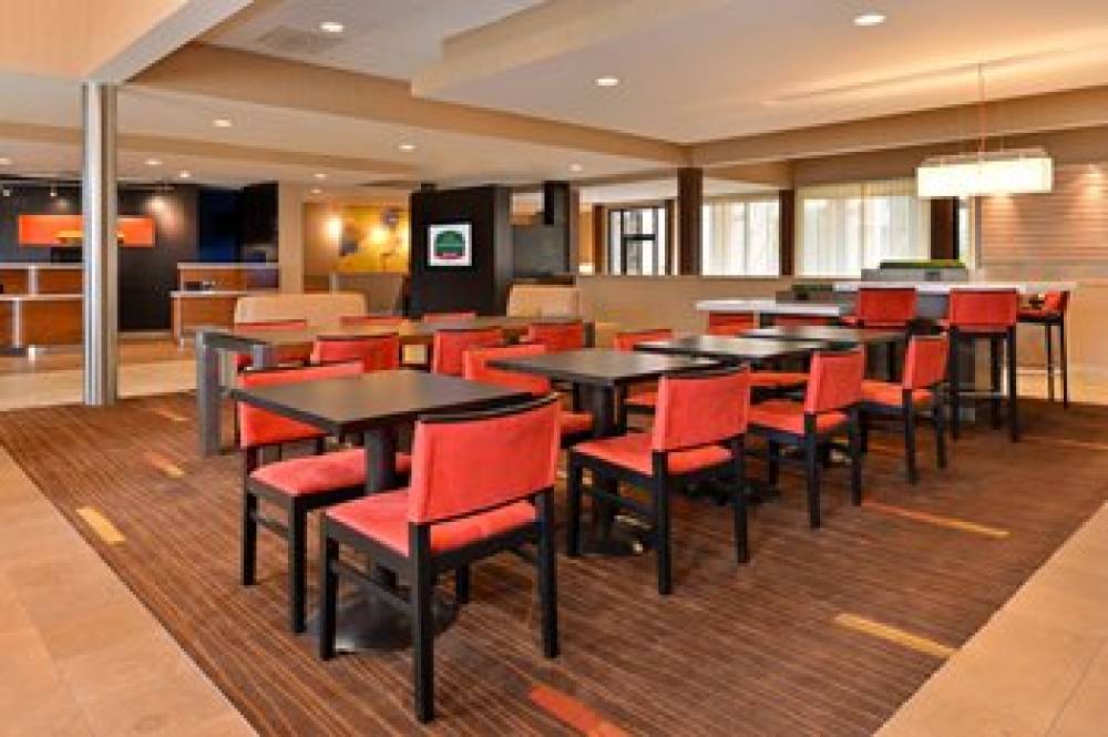 Courtyard By Marriott Dallas Northwest 3