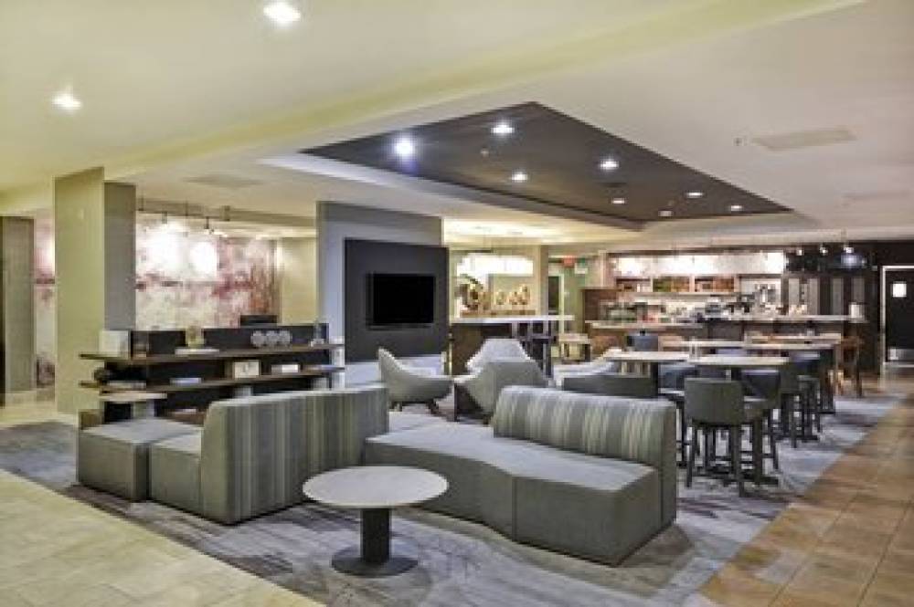 Courtyard By Marriott Dalton 4