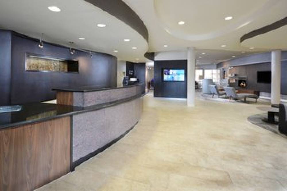 Courtyard By Marriott Danville 4