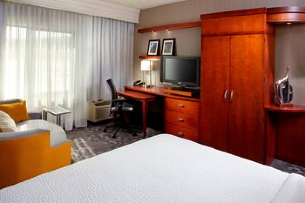 Courtyard By Marriott Dayton-University Of Dayton 5