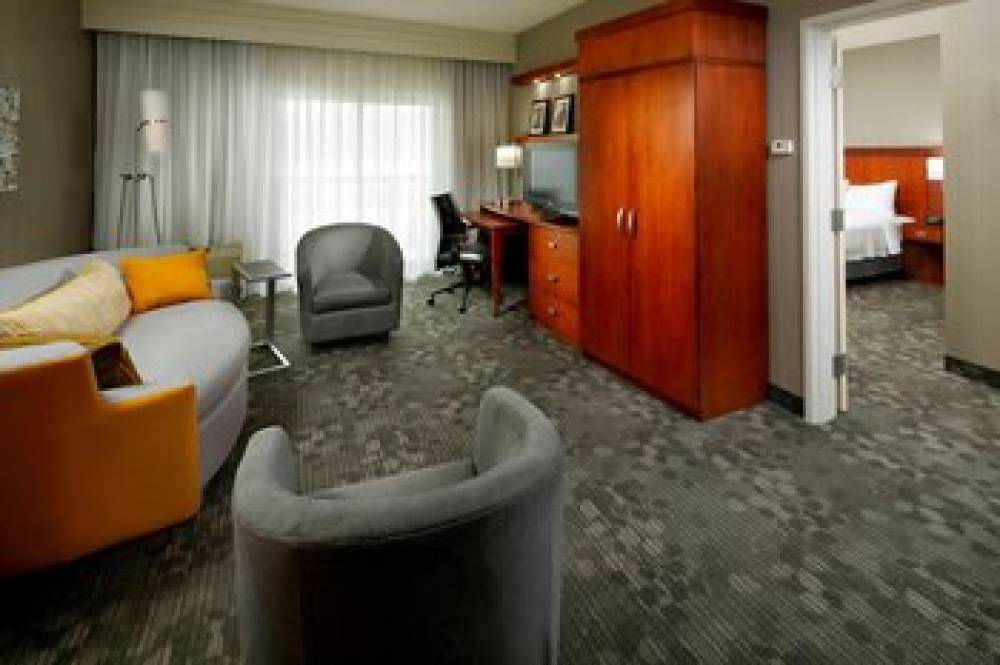 Courtyard By Marriott Dayton-University Of Dayton 7