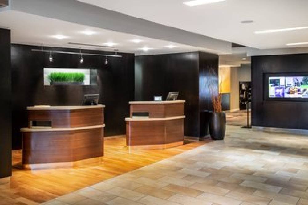 Courtyard By Marriott Denton 3