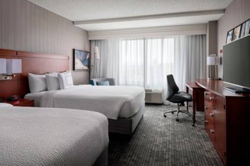 Courtyard By Marriott Denver Airport 4