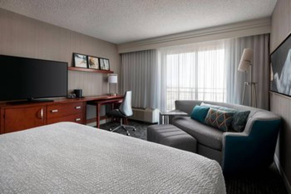 Courtyard By Marriott Denver Airport 7