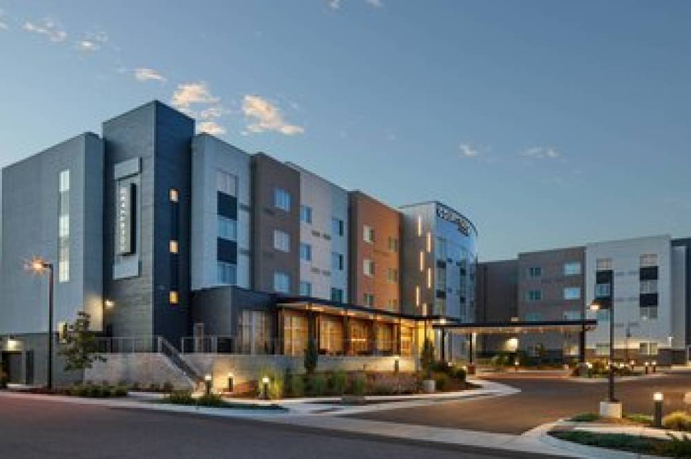 Courtyard By Marriott Denver Aurora 1