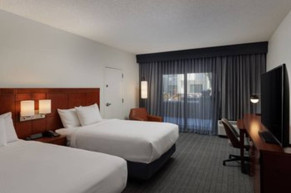 Courtyard By Marriott Denver Central Park 10